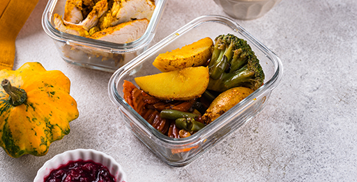 vegetables in glass container plastic free eating