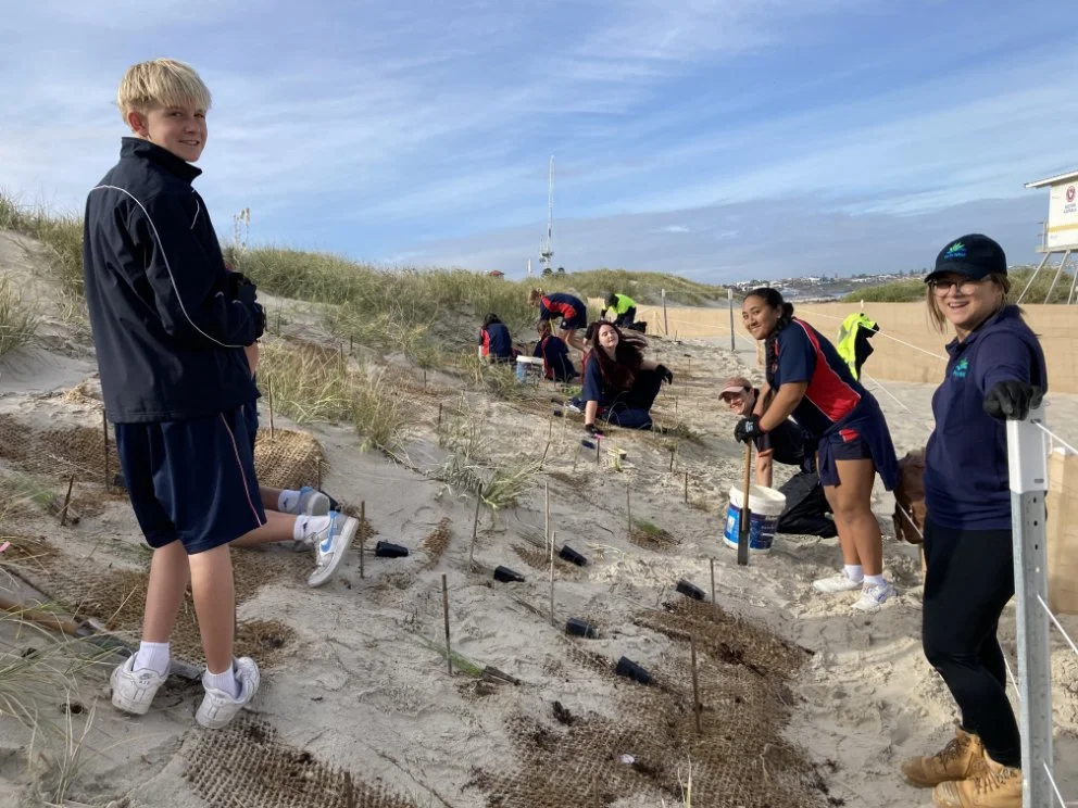 Belridge Secondary College planting at Sorrento Beach